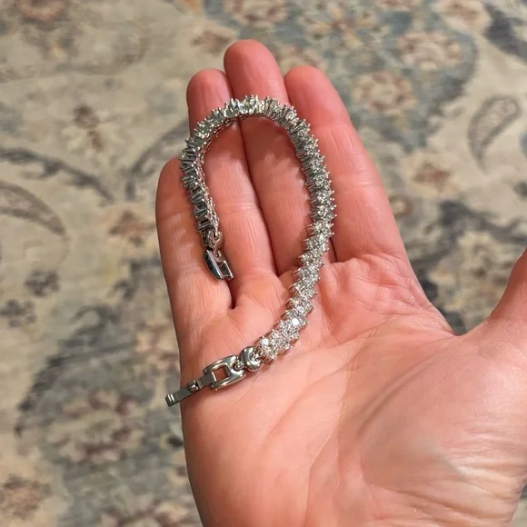 925 Sterling Silver plated White Zircon 7” Tennis Bracelet w/ Stainless Clasp - Picture 4 of 9